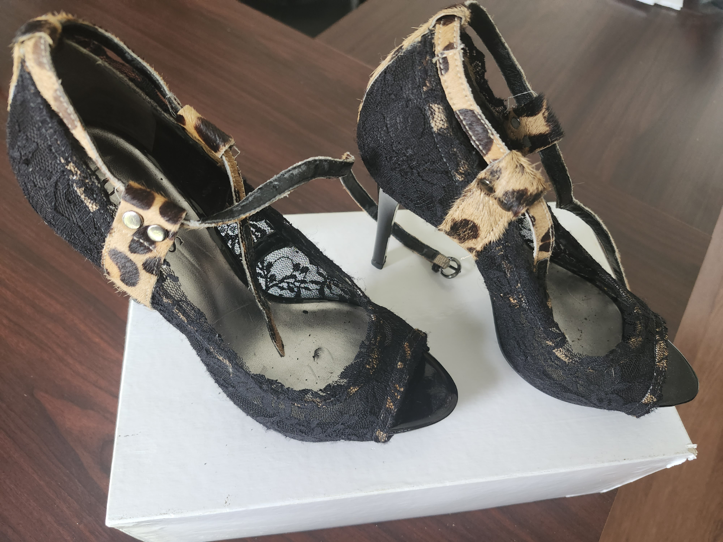 Guess Leopard Print and Lace High Heels - photo 3