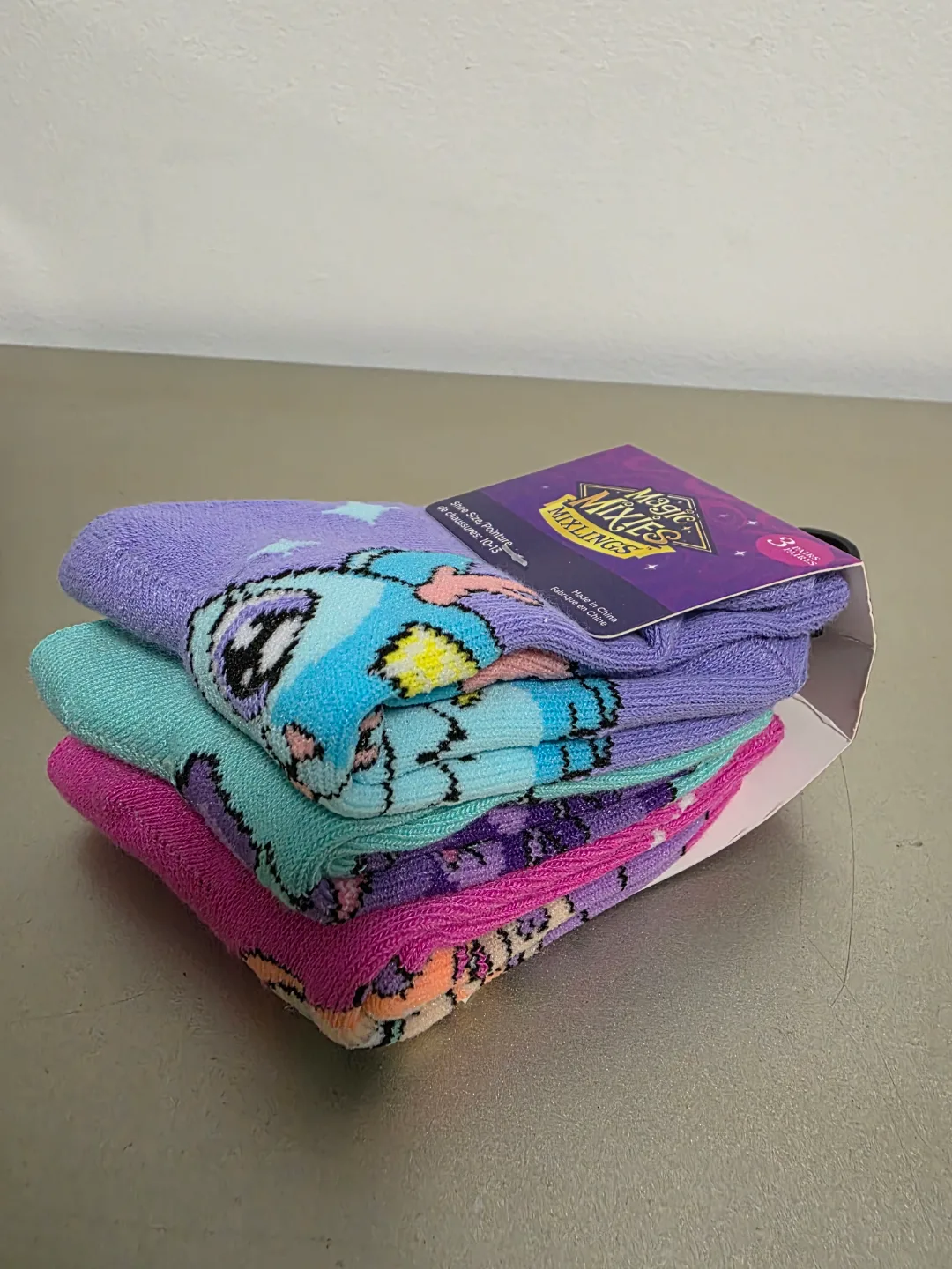 Magic Mixies Mixlings Girls Socks 3 Pack Size 10-13 image indicator(2)