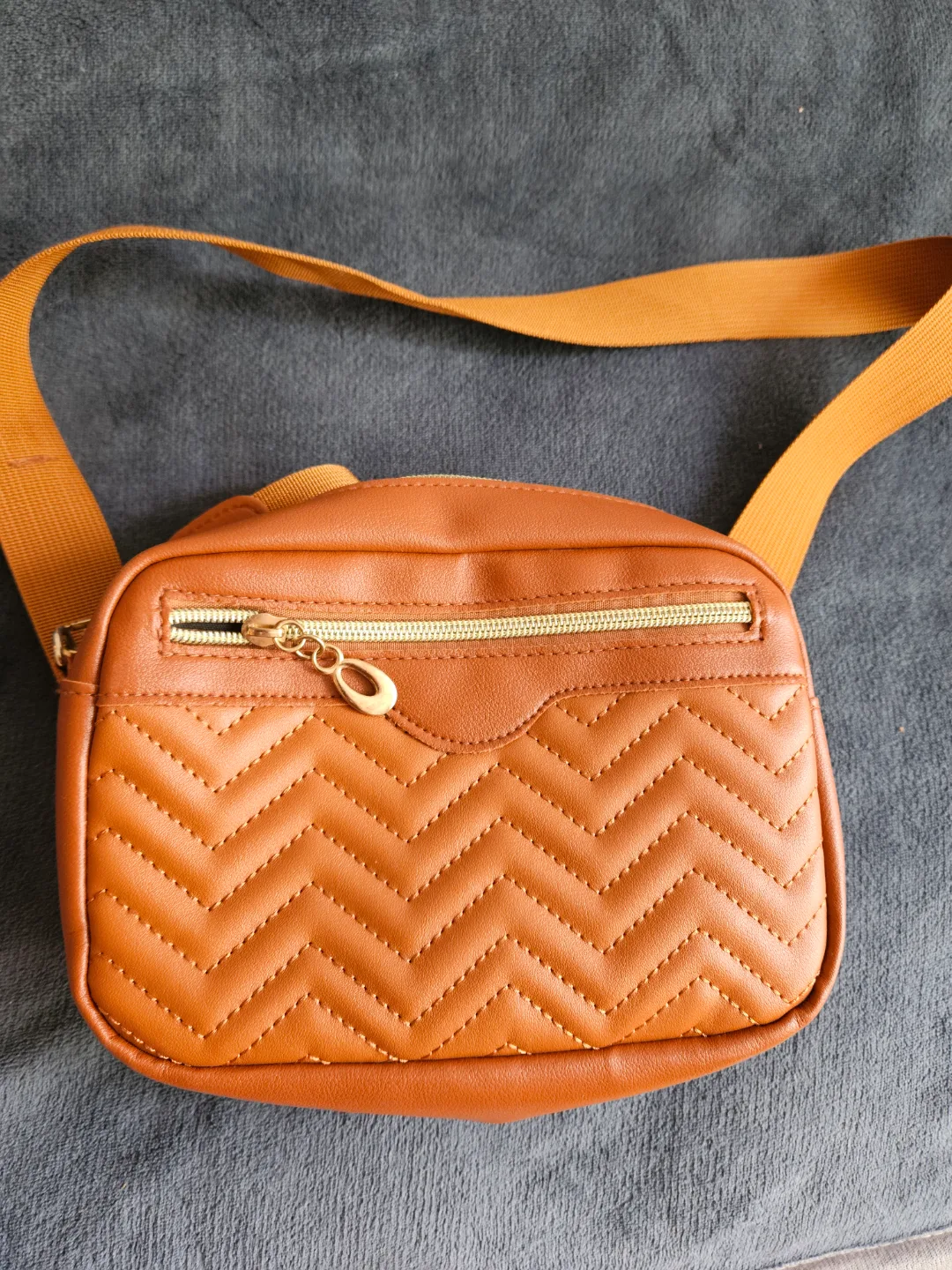 Brown crossbody bag thumbnail