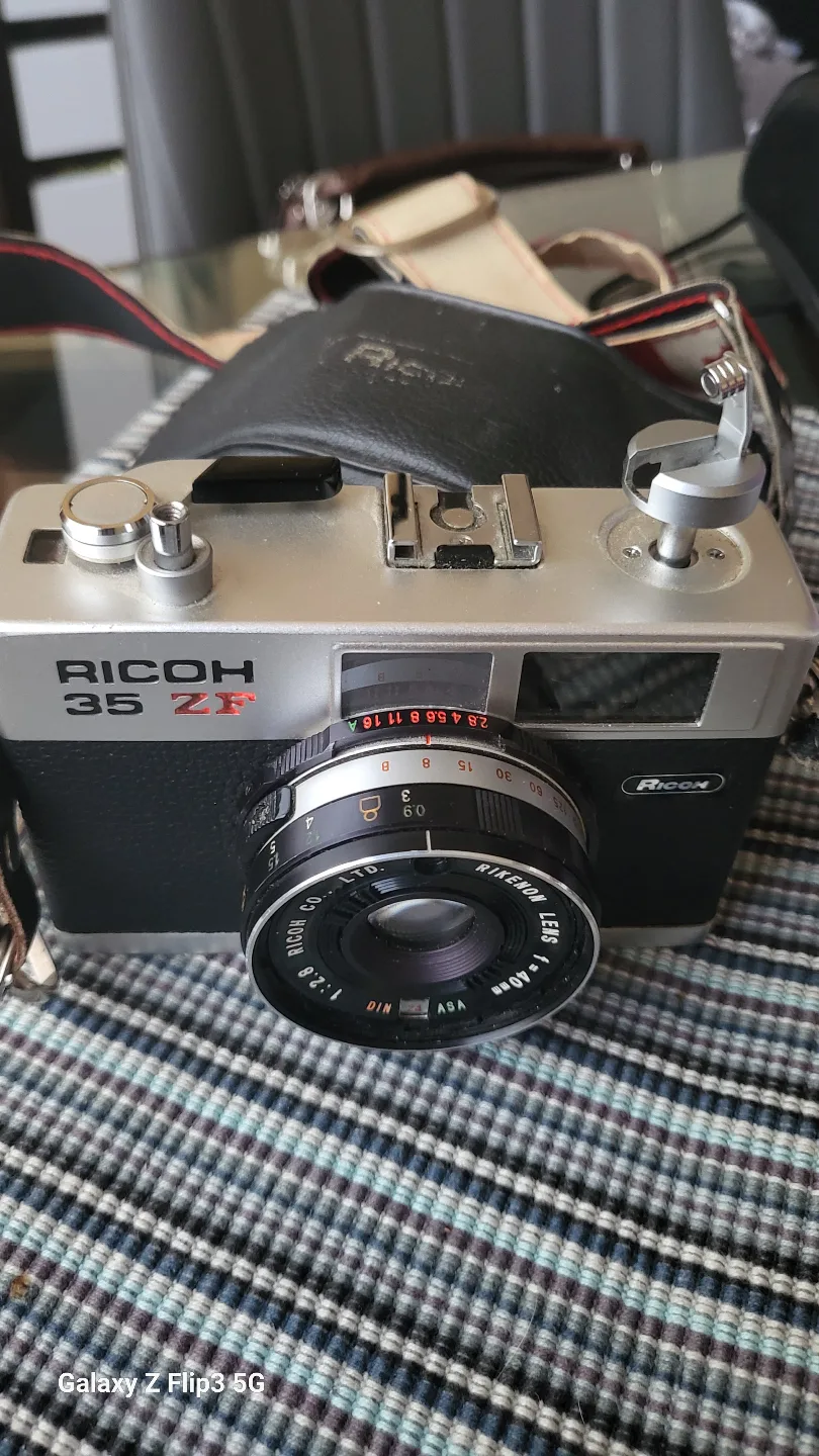 Vintage Ricoh 35 ZF Film Camera with Rikenon Lens image indicator(8)