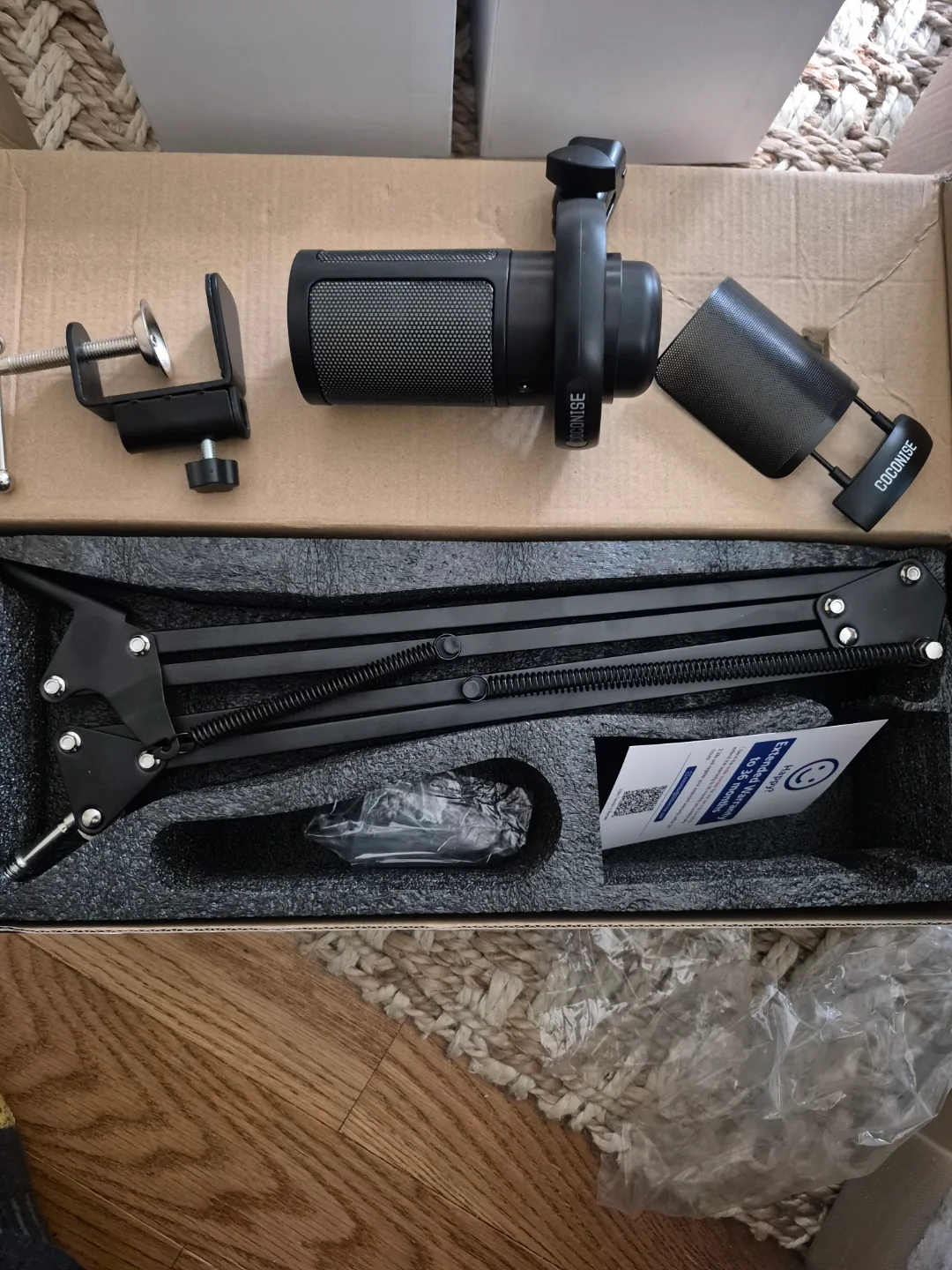Gaming Microphone Kit with Boom Arm thumbnail