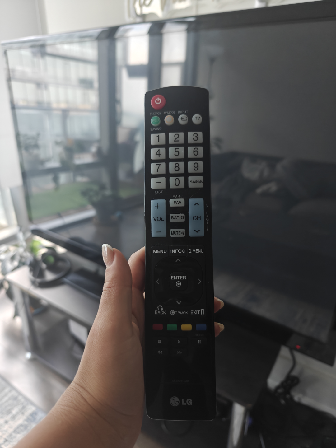 LG 55" LCD HDTV with Remote - photo 2