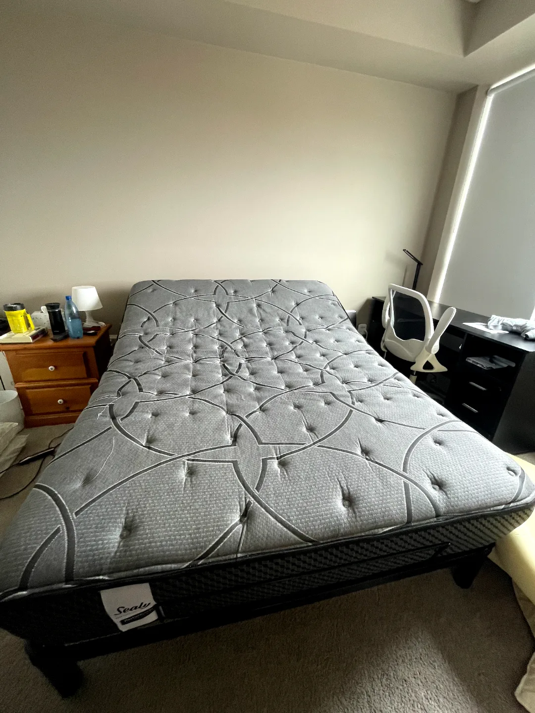 Sealy Posturepedic Adjustable Base Queen Mattress image indicator(2)