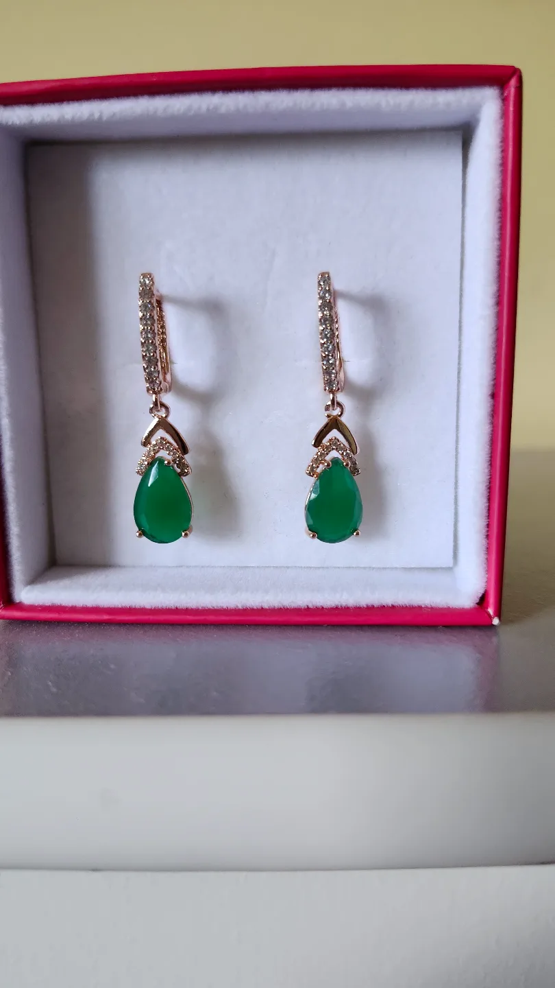 585RG Emerald Rolled Gold Drop Earrings image indicator(3)