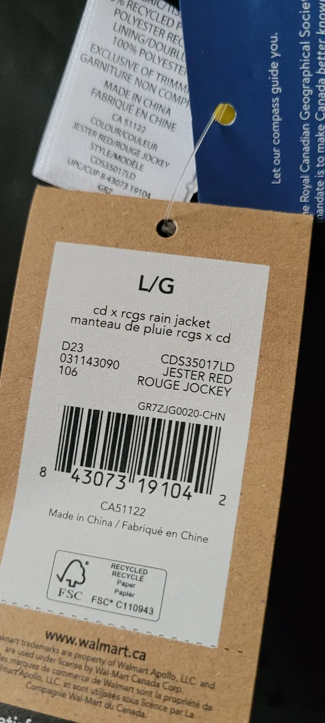 Candiana, National Geographic Women's red hooded jacket. image indicator(6)