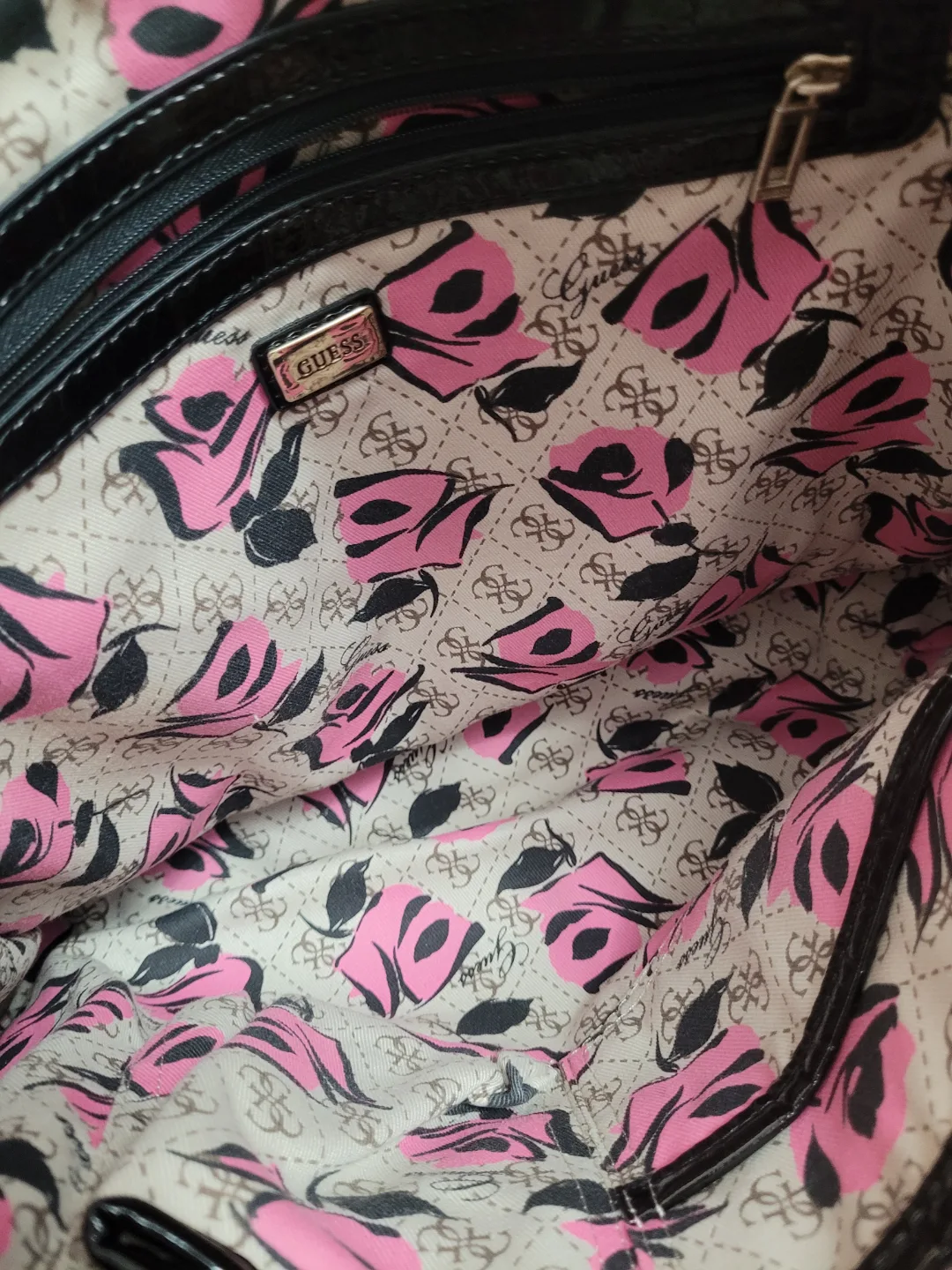 Guess Black and Tan Shoulder Bag And Wallet with Monogram image indicator(5)