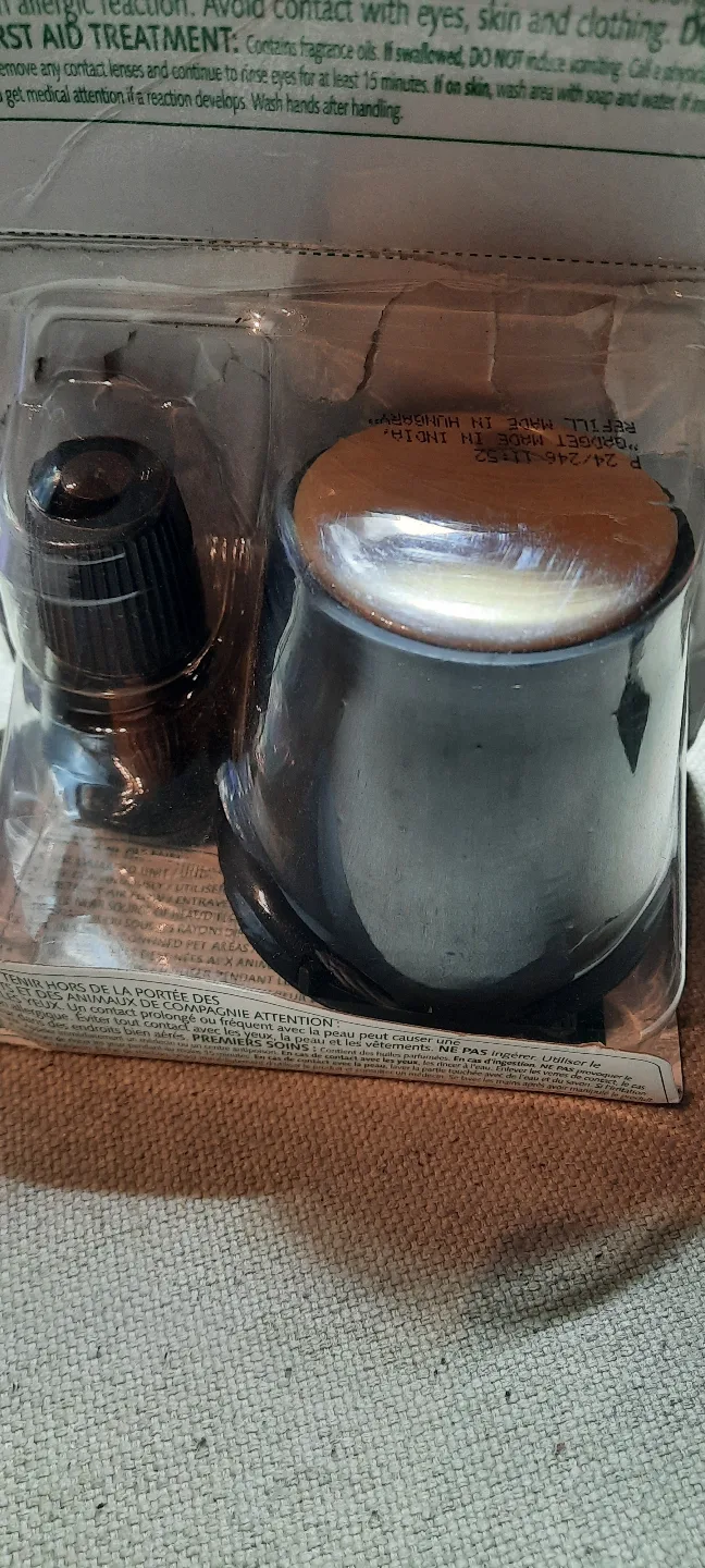 Air Wick Essential Fragrance Oil Diffuser Kit + 3 refills image indicator(5)