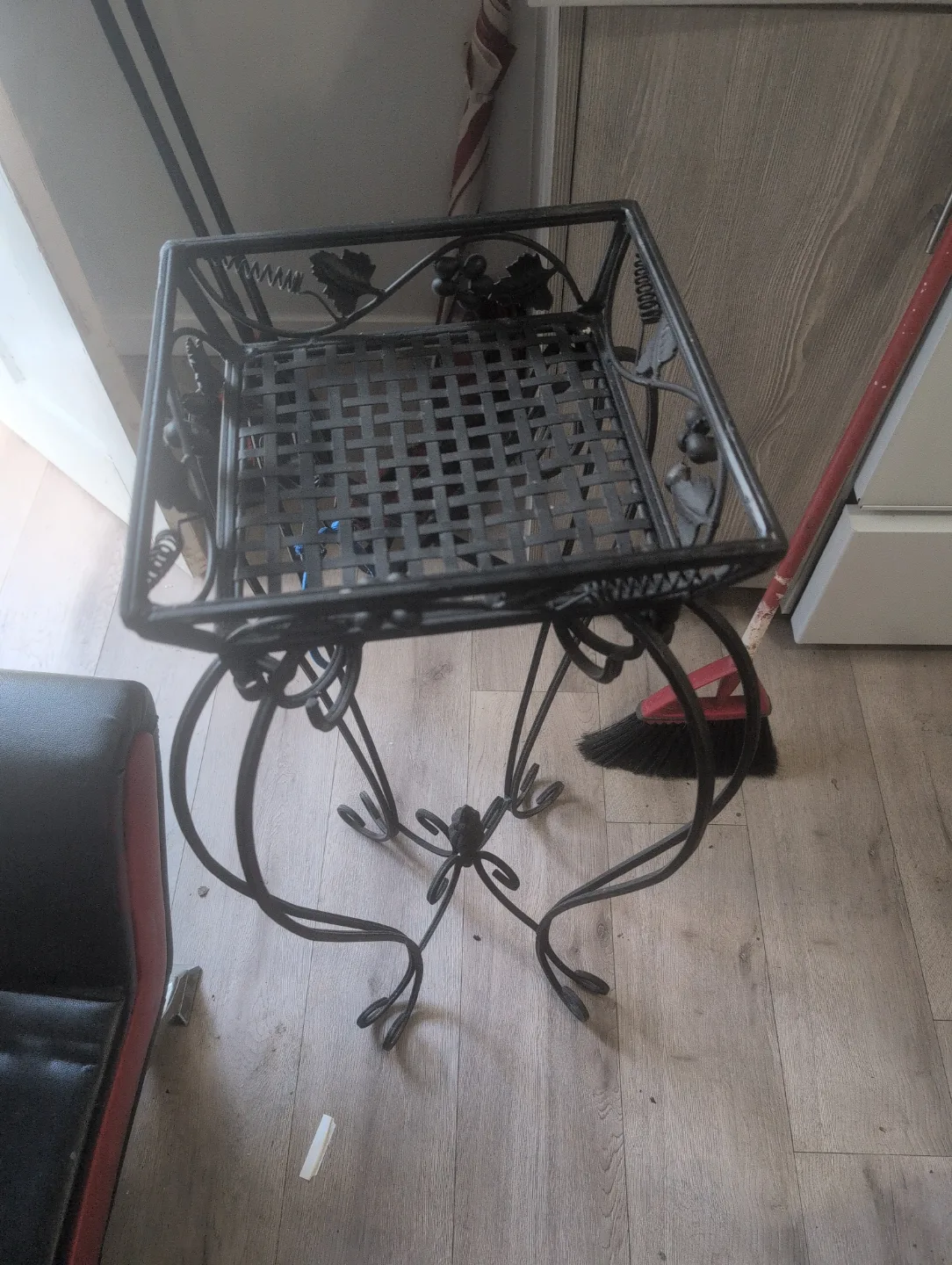 🧡 Ornate Foldable Wrought Iron Plant Stand thumbnail