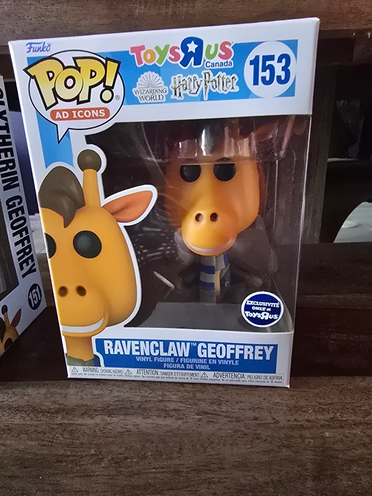 Toys"R"Us Exclusive Pop! Ad Icons Ravenclaw Geoffrey #153 image indicator(2)