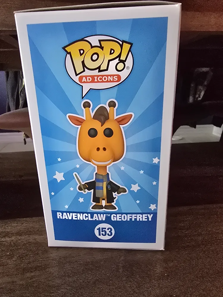 Toys"R"Us Exclusive Pop! Ad Icons Ravenclaw Geoffrey #153 image indicator(3)