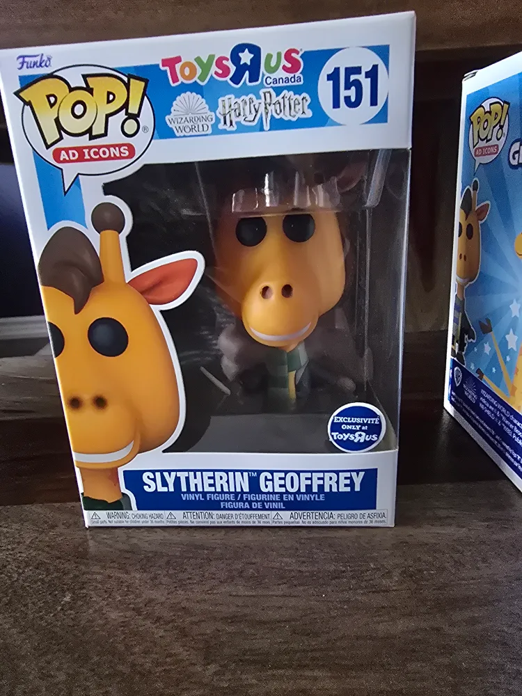 Toys"R"Us Exclusive Pop! Ad Icons Ravenclaw Geoffrey #153 image indicator(4)
