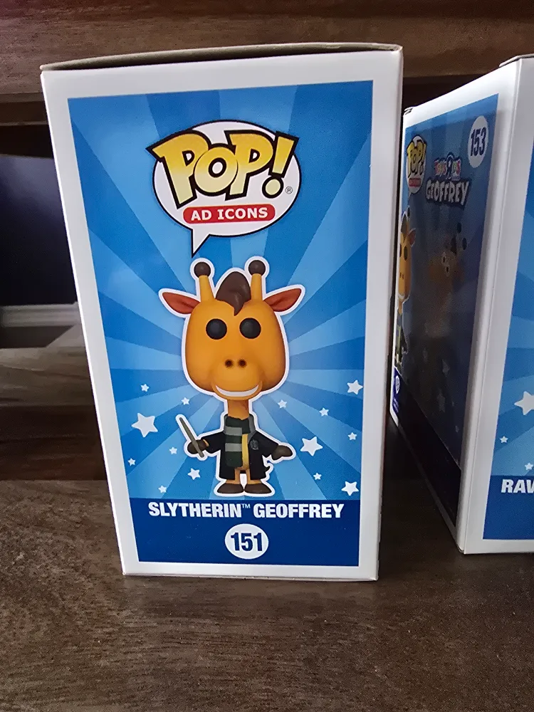 Toys"R"Us Exclusive Pop! Ad Icons Ravenclaw Geoffrey #153 image indicator(5)