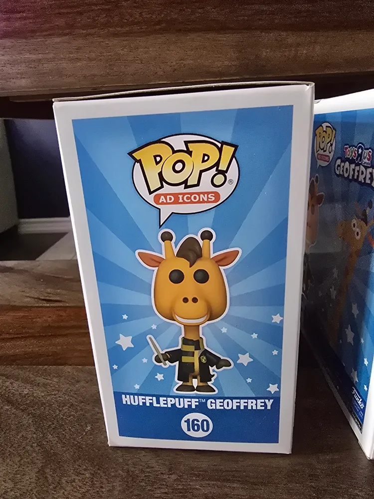 Toys"R"Us Exclusive Pop! Ad Icons Ravenclaw Geoffrey #153 image indicator(7)