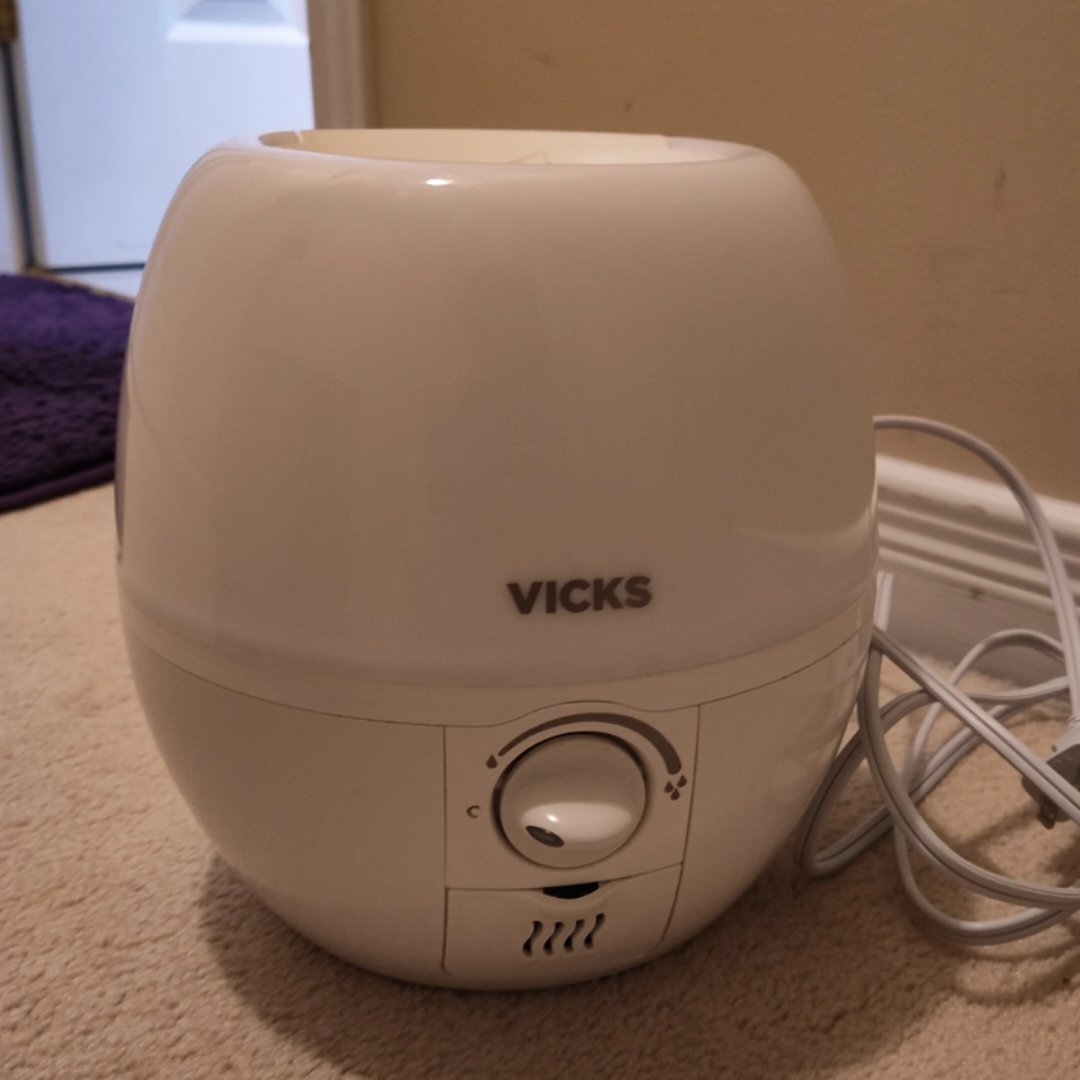 Vicks 3-in-1 SleepyTime Humidifier, Diffuser, and Night Light
