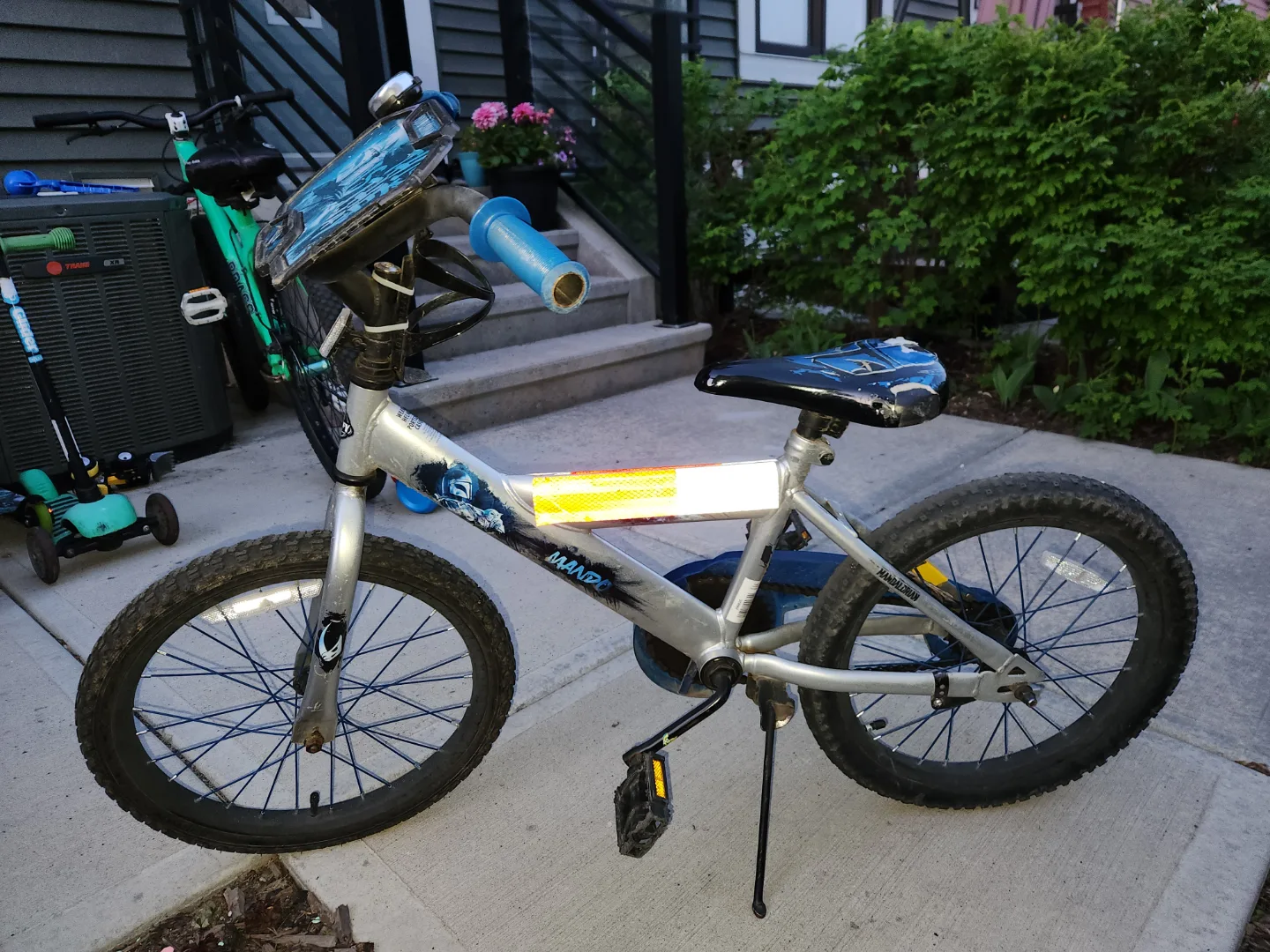 Kids' Huffy 16-inch Bike image indicator(4)