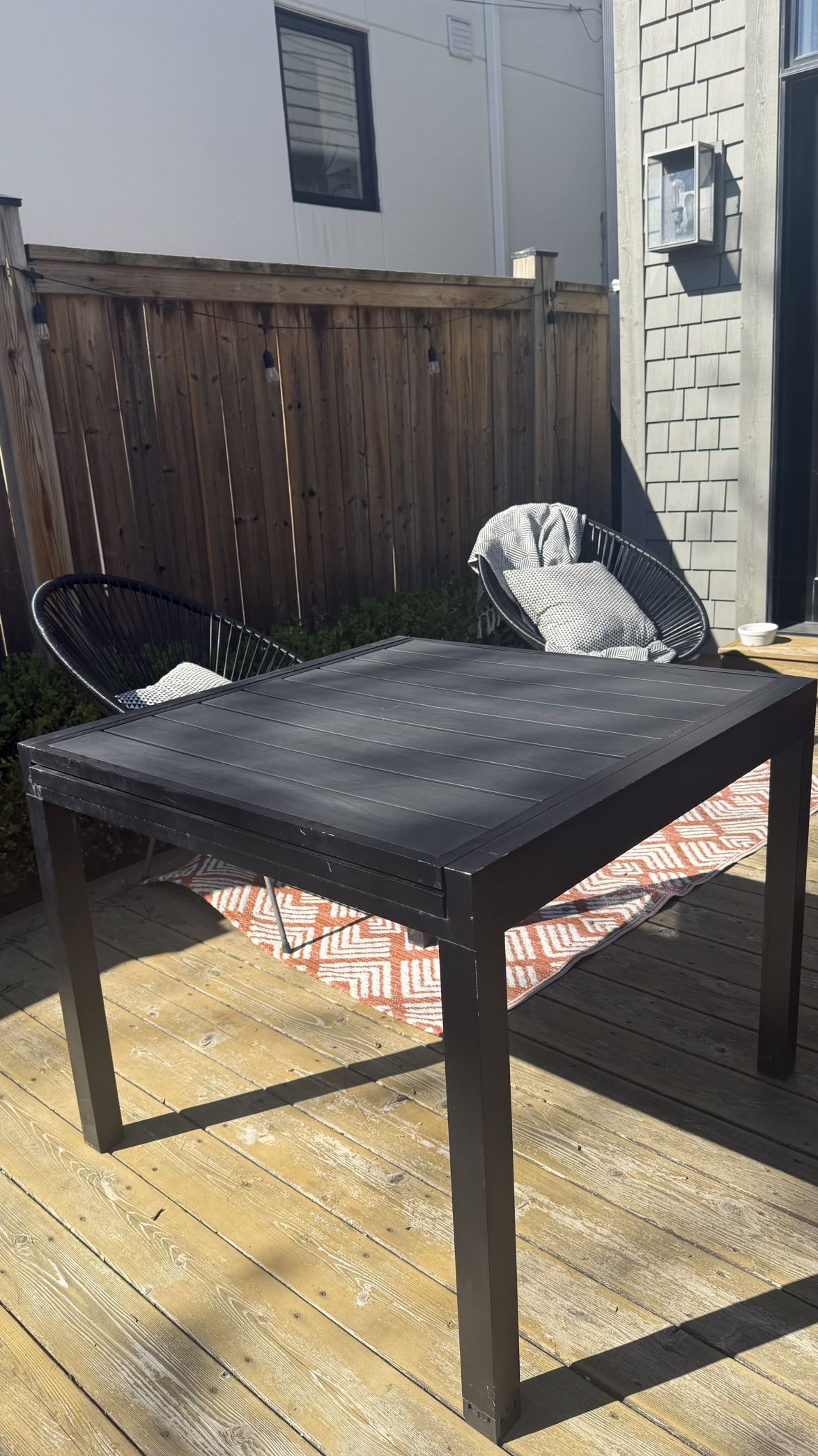 Outdoor Extendable Dining Table for 4-6 Ppl w/ Aluminum Frame