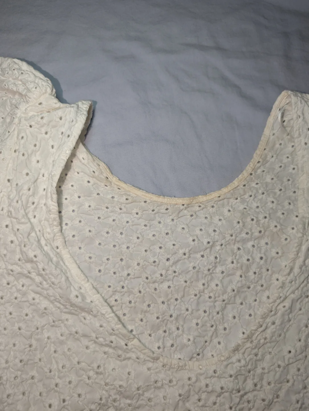 Zara White Eyelet Puff Sleeve Blouse image indicator(7)