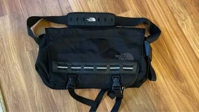 The North Face Vintage Messenger Bag image indicator(2)