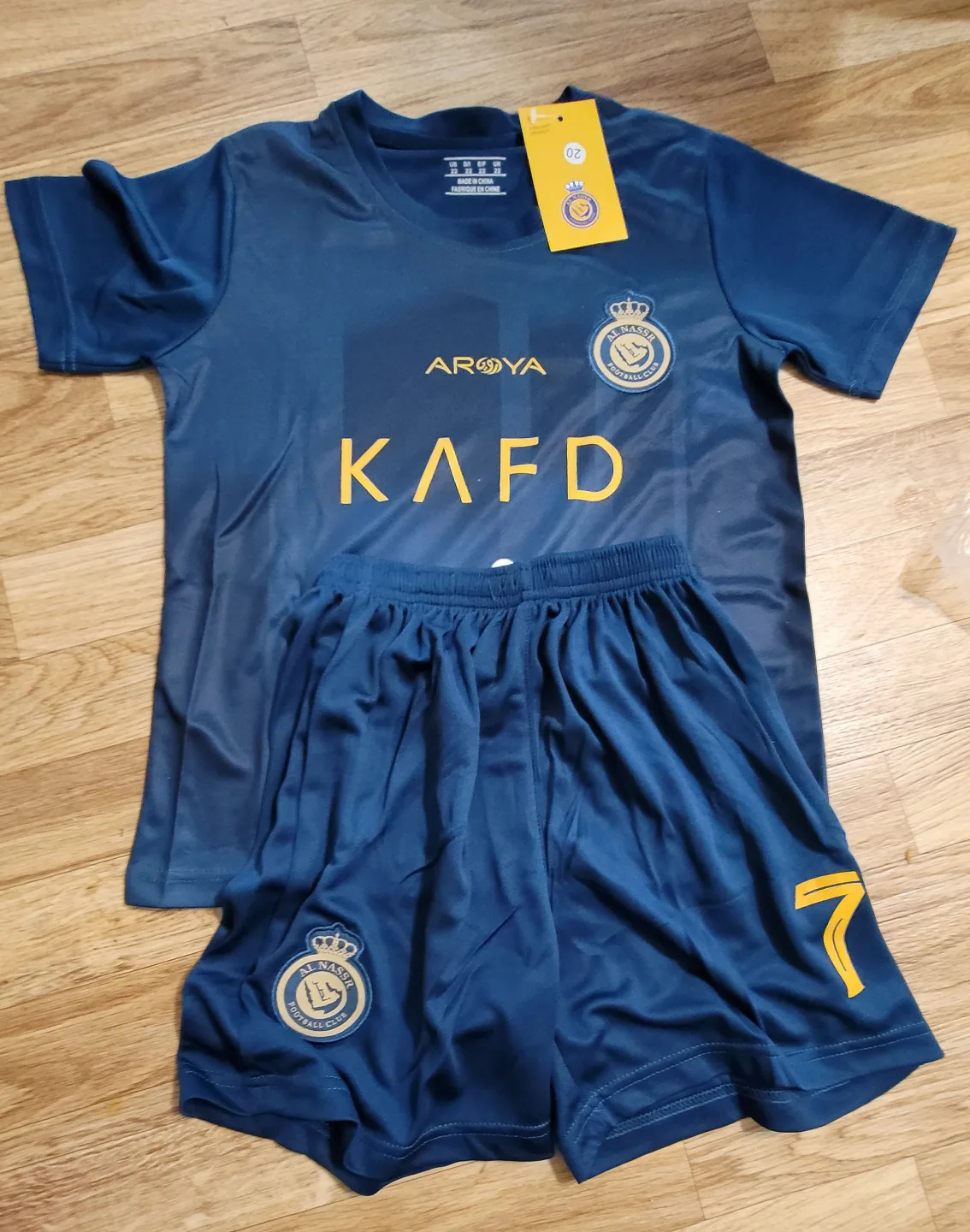 Kids Soccer Jersey Sets - Various Teams and Sizes image indicator(2)