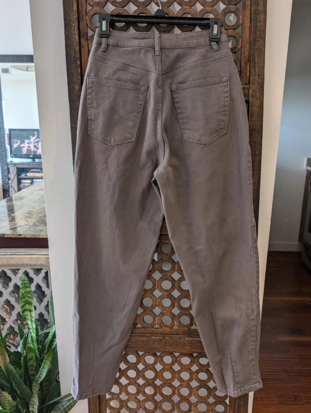 H&M High-Waist Grey Jeans image indicator(4)