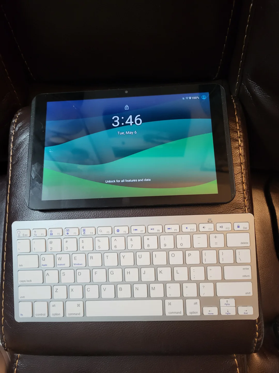 32GB Android Tablet with Bluetooth Keyboard thumbnail