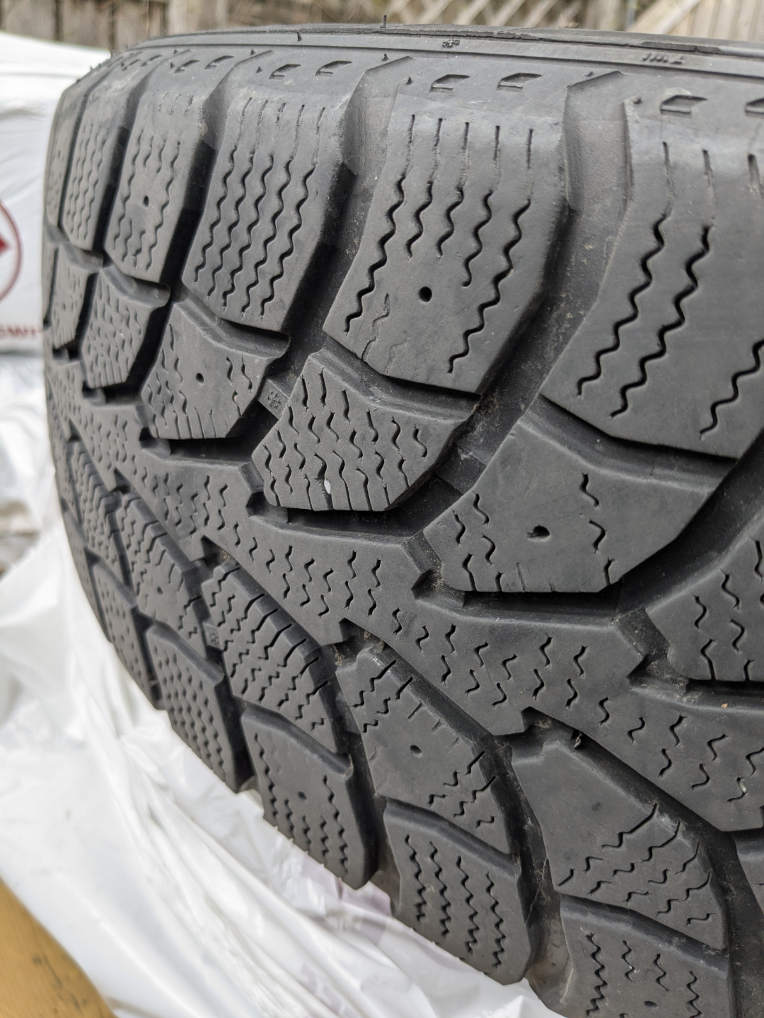 Winter Tires on Steel Rim - 225/60R18 100T - photo 5