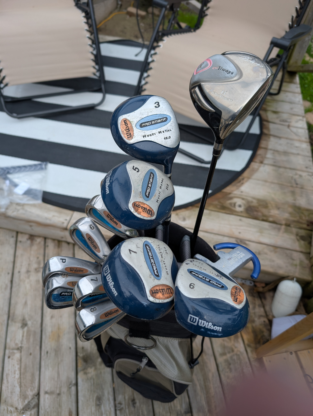 Ladies 13 Piece Golf Club Set with Bag and Extras