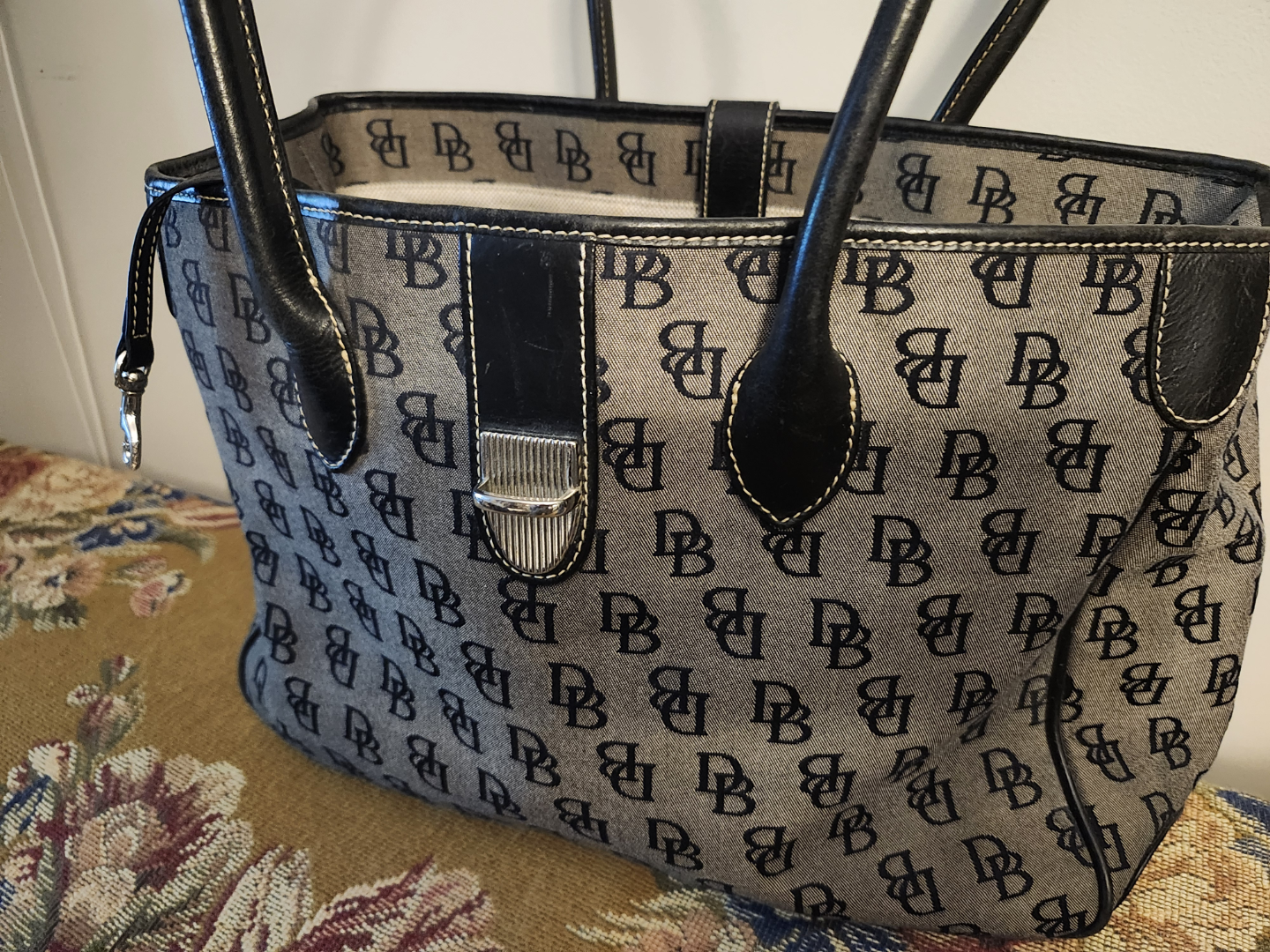 Dooney and Bourne Leather Tote Purse