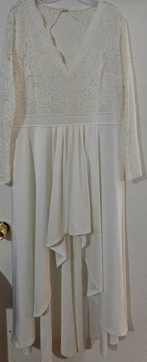 Elegant White Lace Wedding Dress image indicator(9)