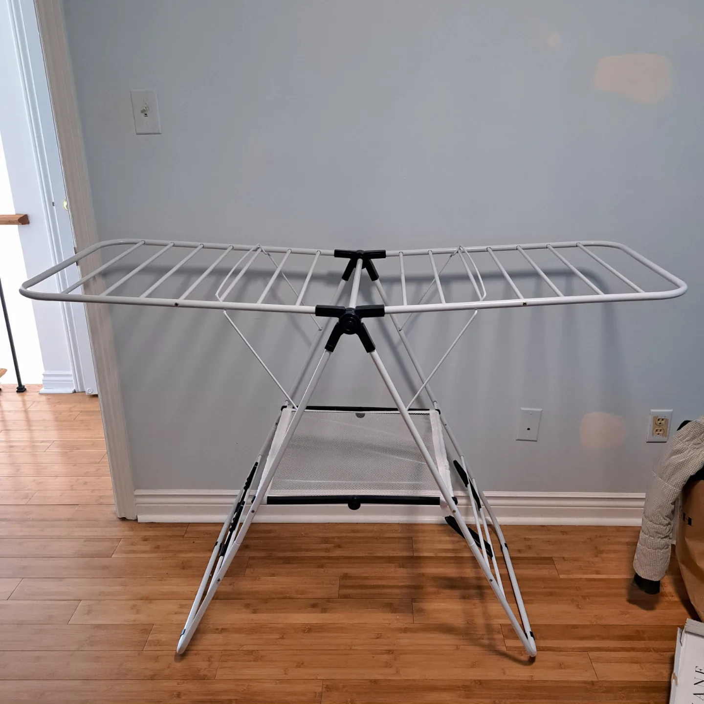 White Foldable Clothes Drying Rack thumbnail