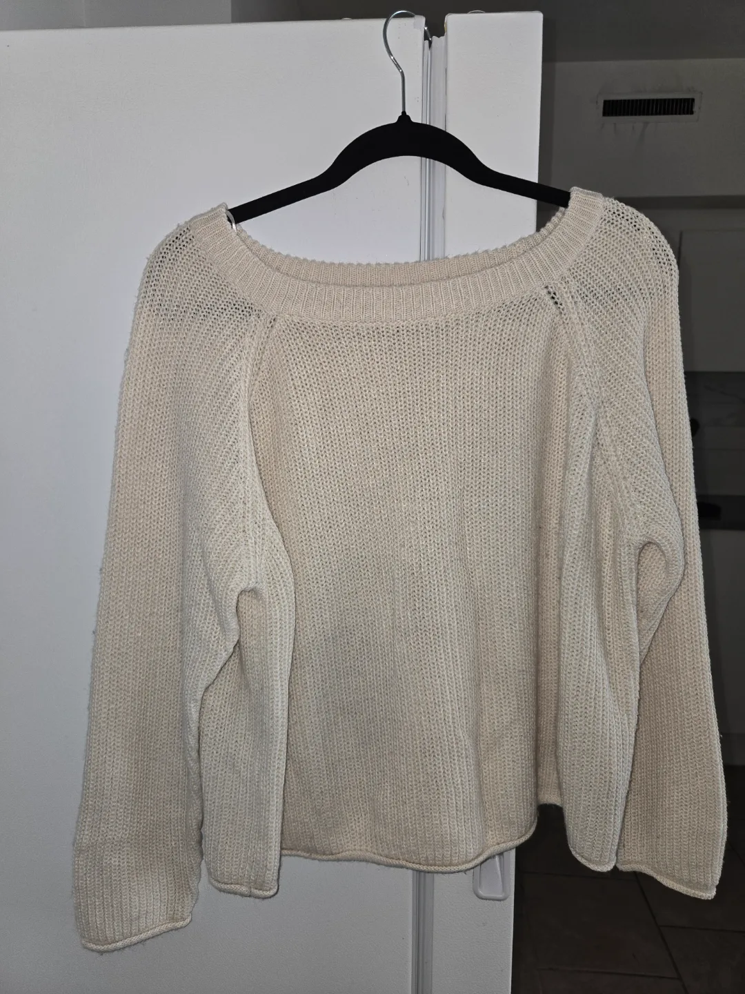 Cream-coloured Knit Sweater thumbnail