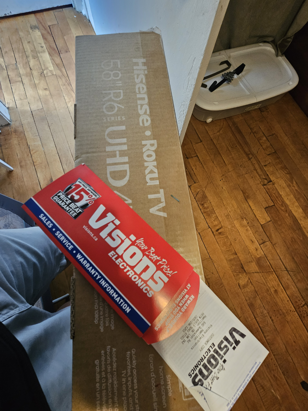 Brand New Hisense R6 4k UHD 58" Smart/Roku TV - photo 2
