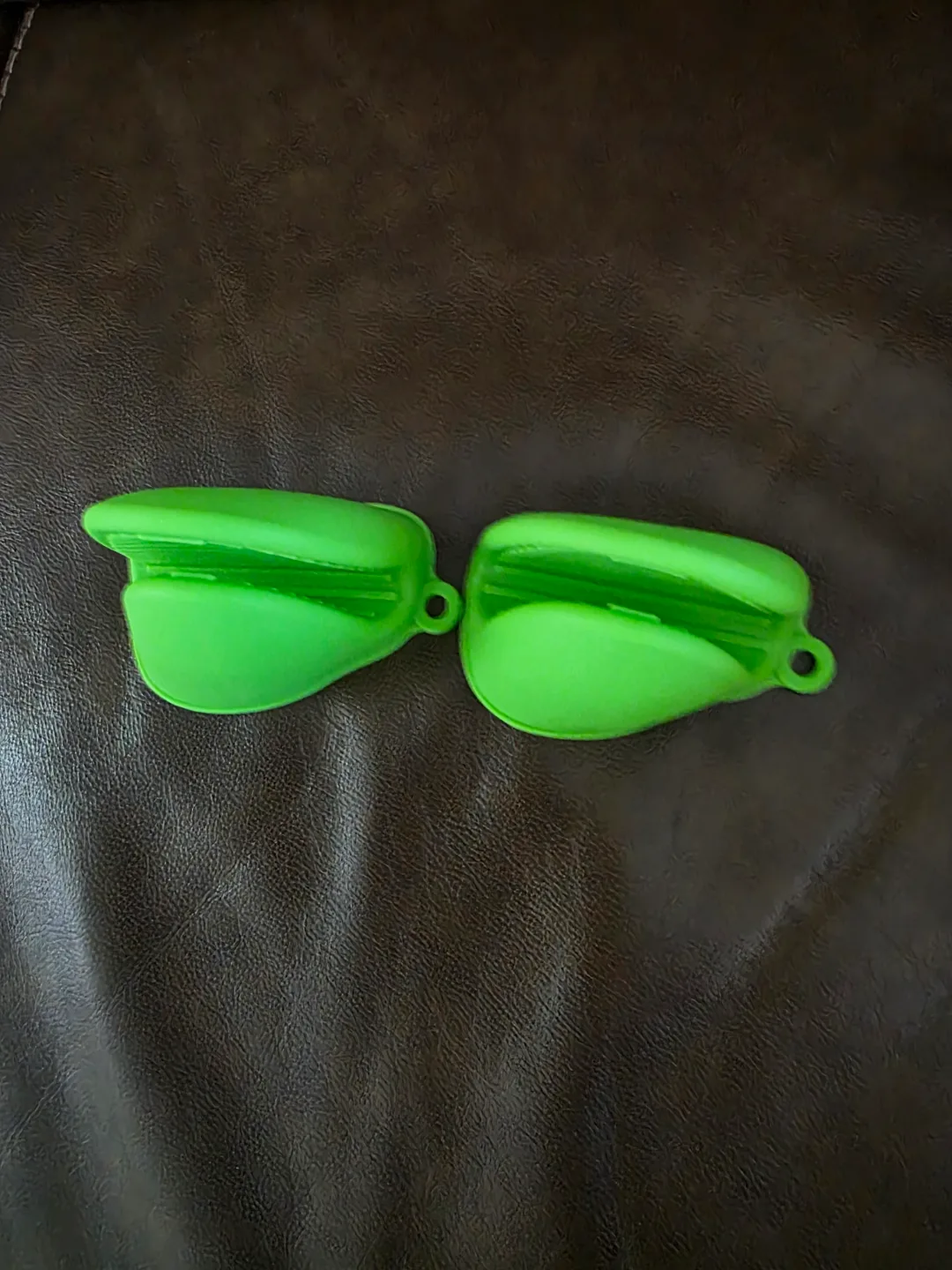 Silicone Hot Handle Holders #Freecycle thumbnail