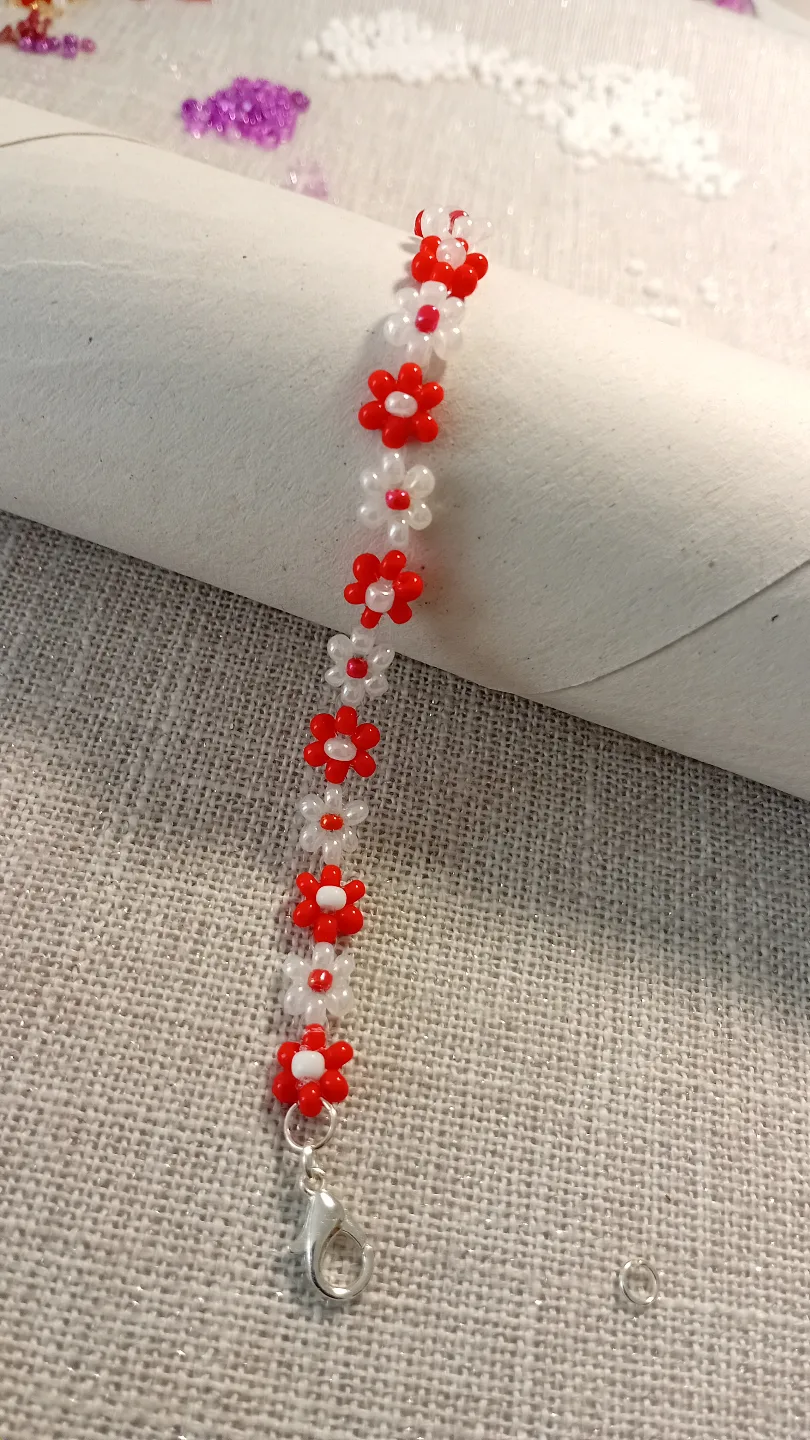 Beaded Flower Bracelet image indicator(4)