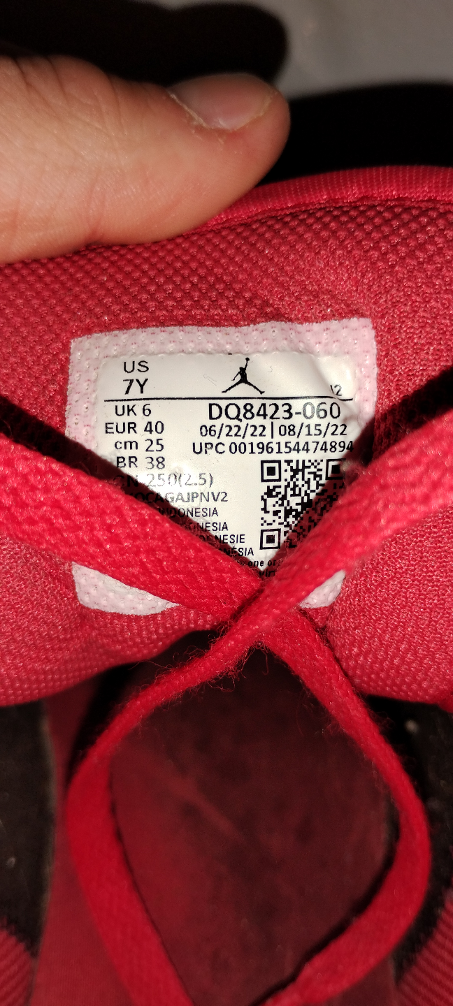 Air Jordan 1 Mid Black Red Size 7Y - photo 3
