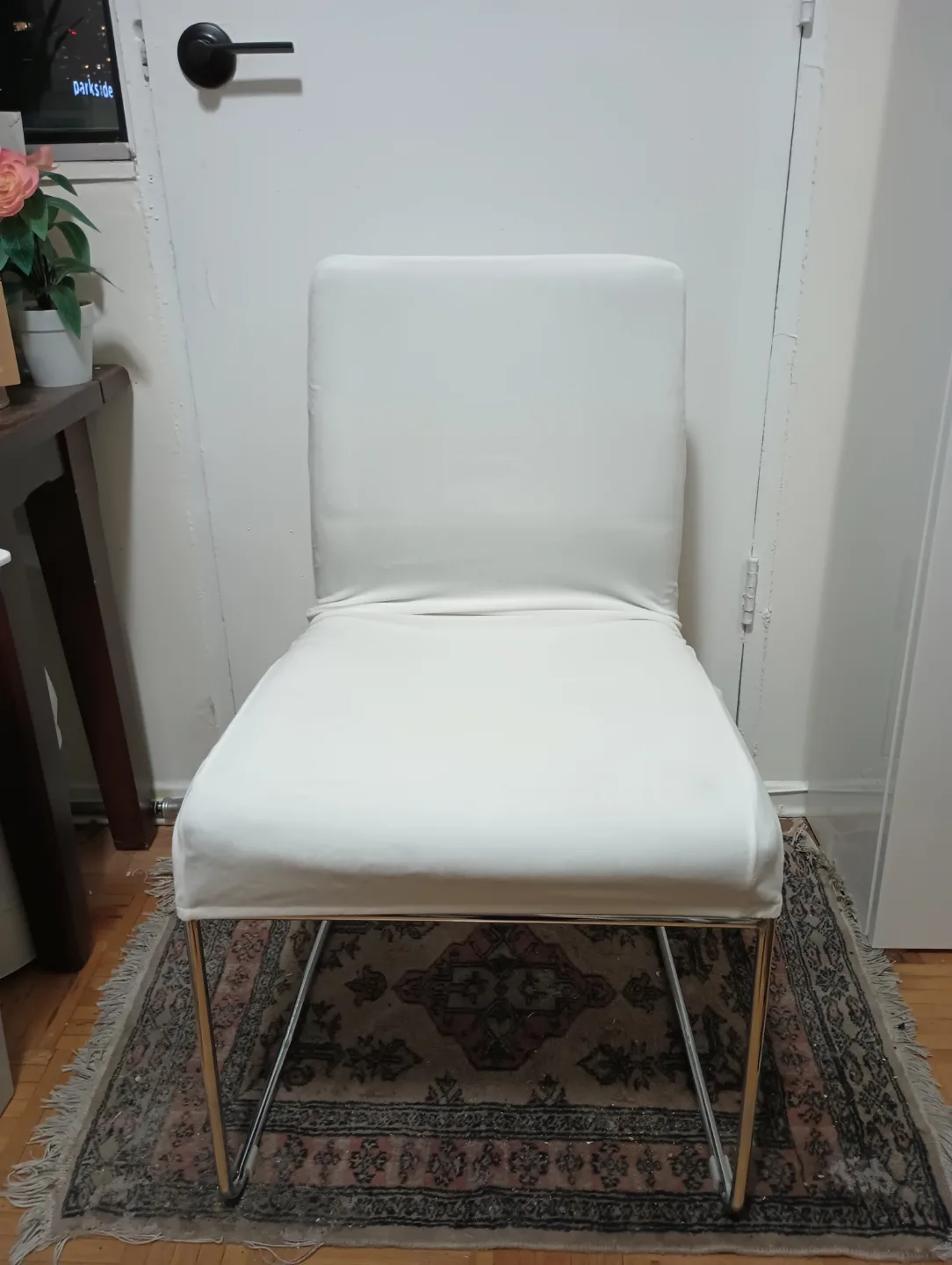 🧡  Modern LeatherChair w White Velvet Slipcover Cover thumbnail