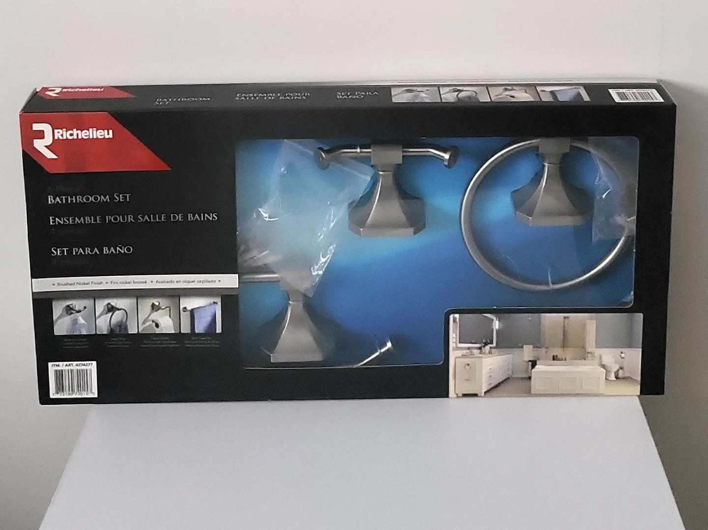 Richelieu 4-Piece Bathroom Set image indicator(2)