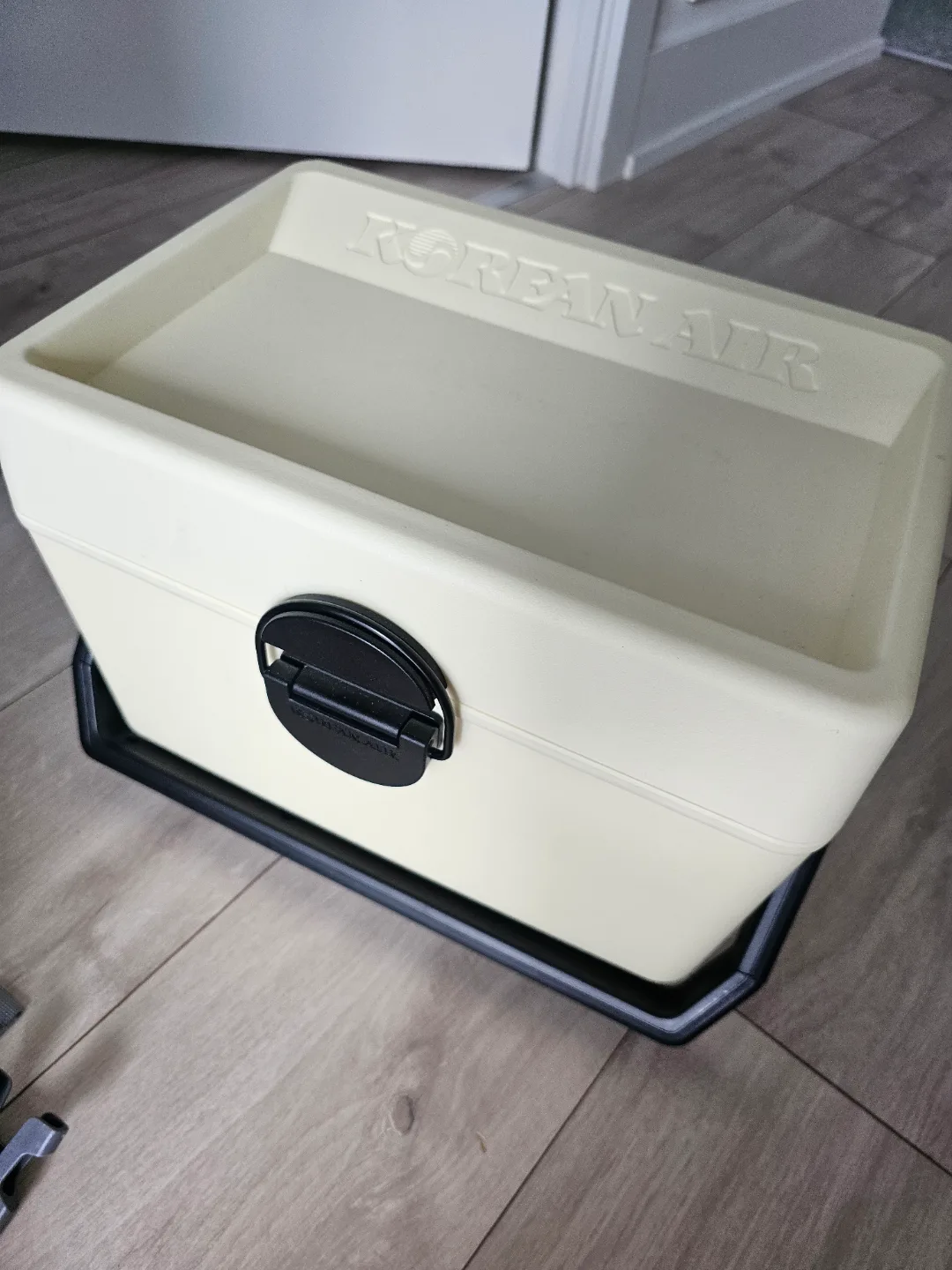 (NEW)Korean Air Cooler Box image indicator(3)