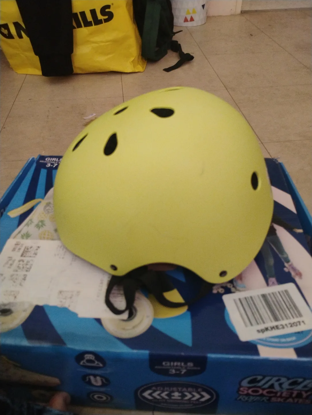 Kids' Yellow Helmet image indicator(3)