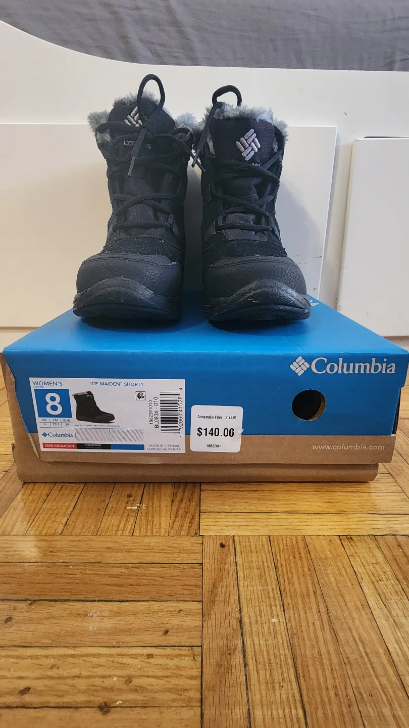 Columbia Ice Maiden Shorty Women's Winter Boots - Size 8 thumbnail