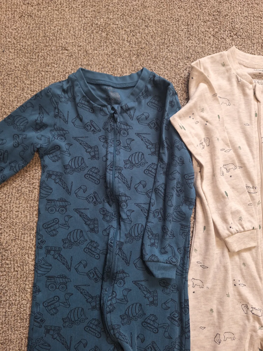 2x Carter's Baby Sleep & Plays Size 5T image indicator(3)