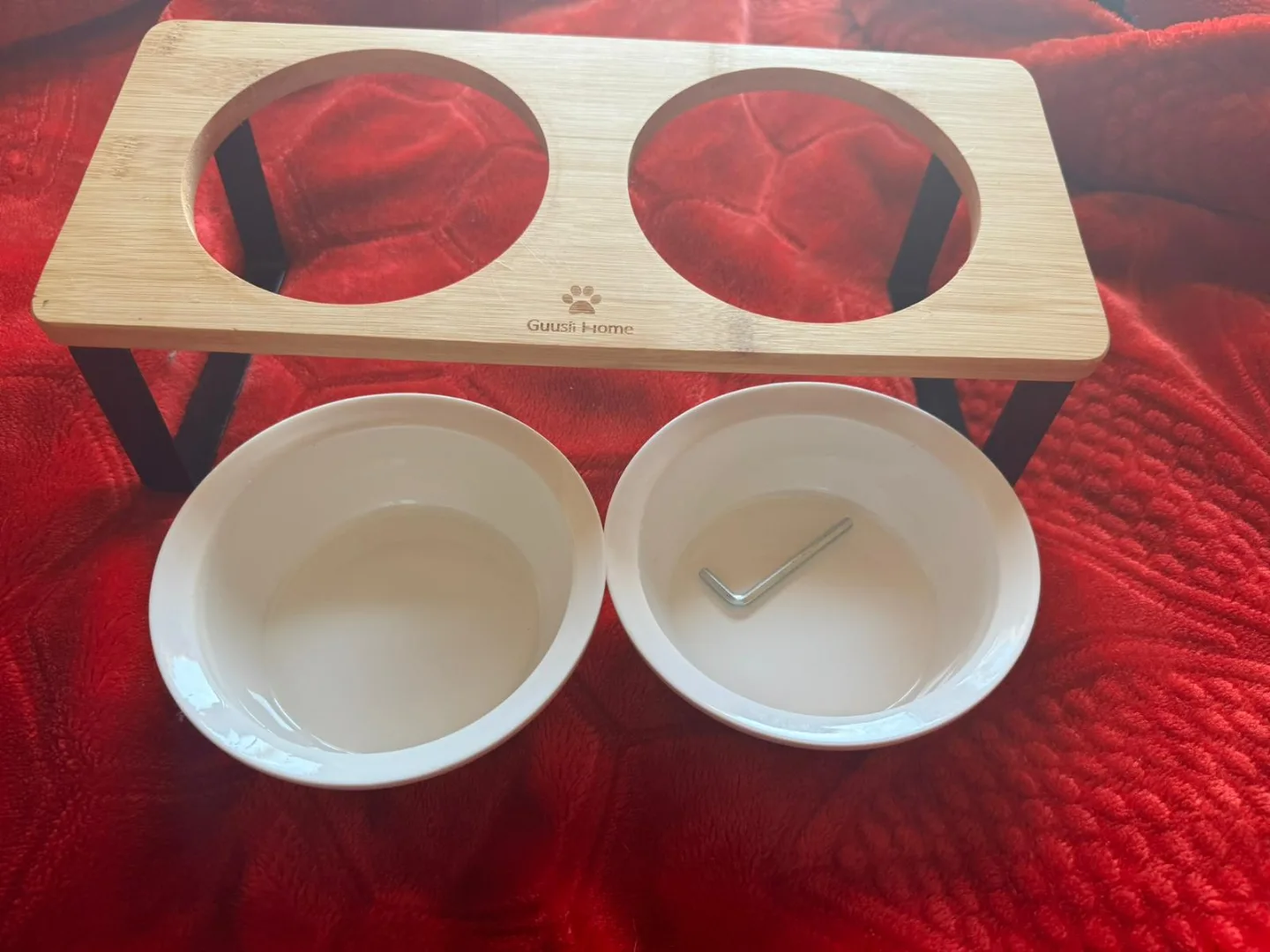 Guish Home Elevated Pet Bowl Set image indicator(2)