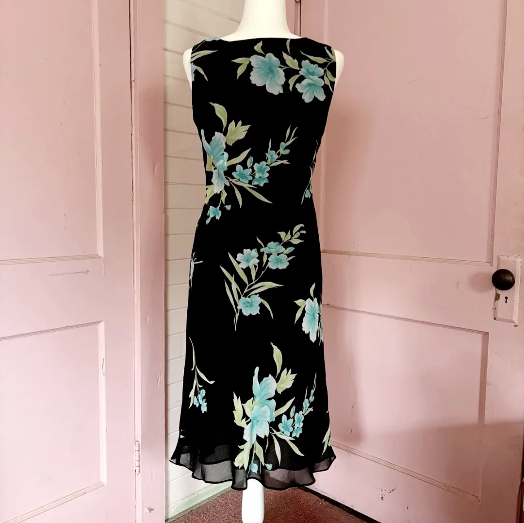 Elegant Black Long Dress with Blue and Green Flowers image indicator(3)