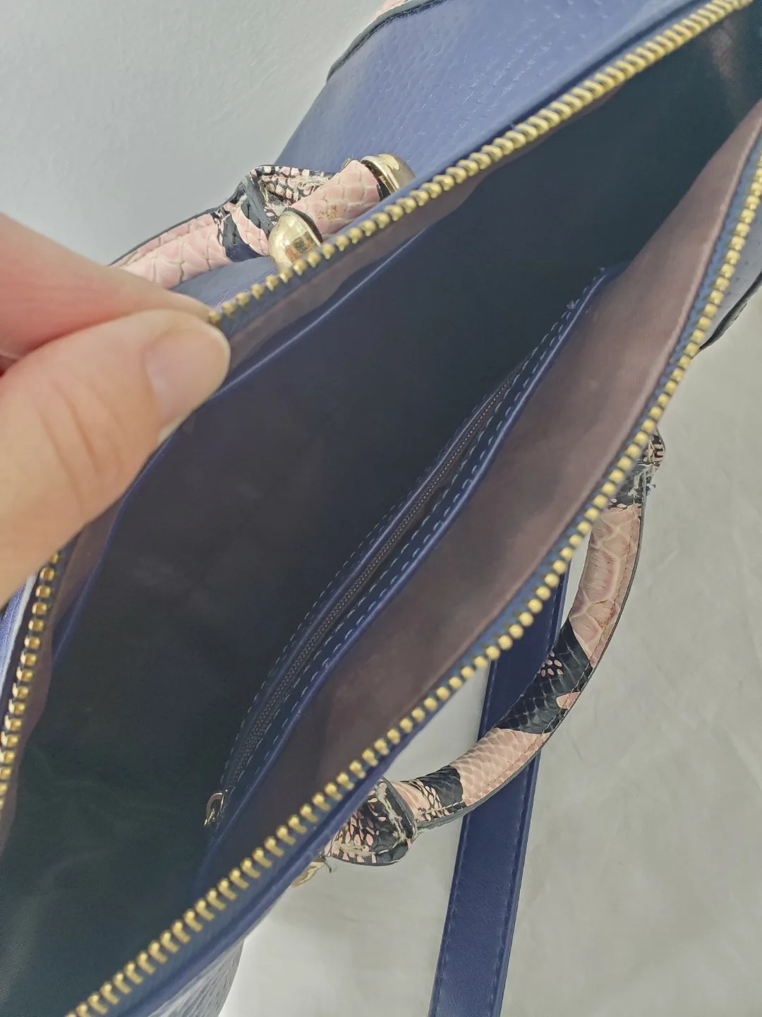 Navy Blue and Pink Handbag #freecycle image indicator(3)