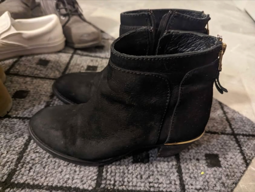 Steve Madden Women's Black Leather Ankle Boots - Size 7.5M