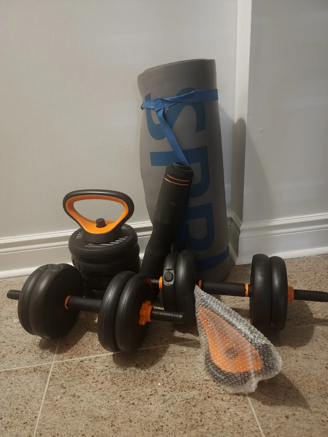 Fitness Kit: Adjustable Dumbbells, Kettlebells, and Exercise Mat image indicator(3)