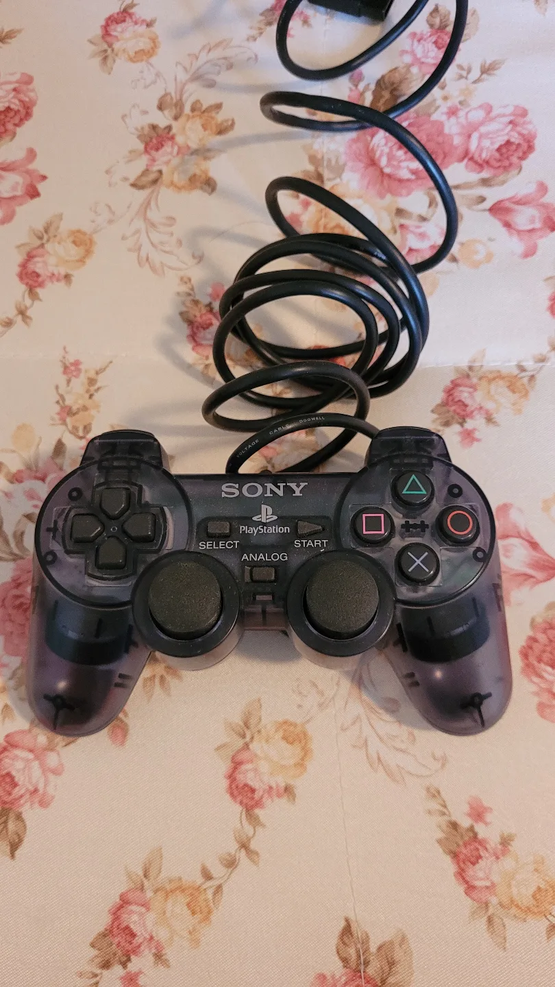Black Playstation 2 Controller thumbnail