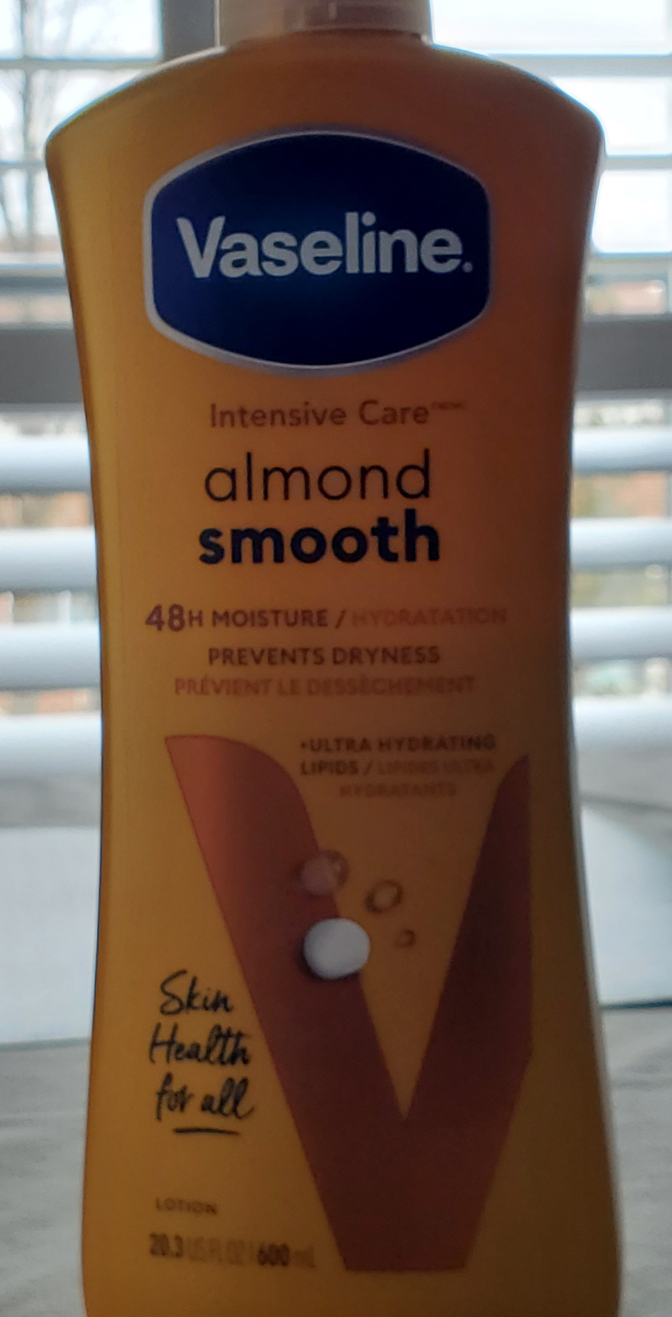 Vaseline Intensive Care Almond Smooth Lotion - 600mL - photo 5