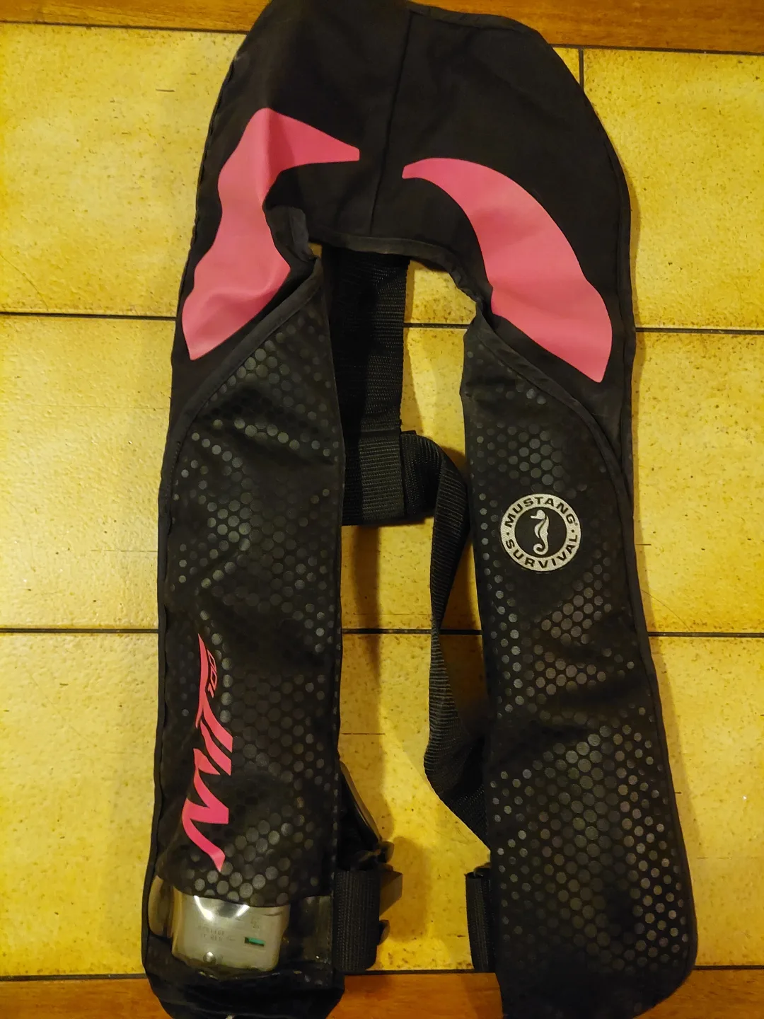 Mustang Inflatable PFD Lifejacket Vest image indicator(3)