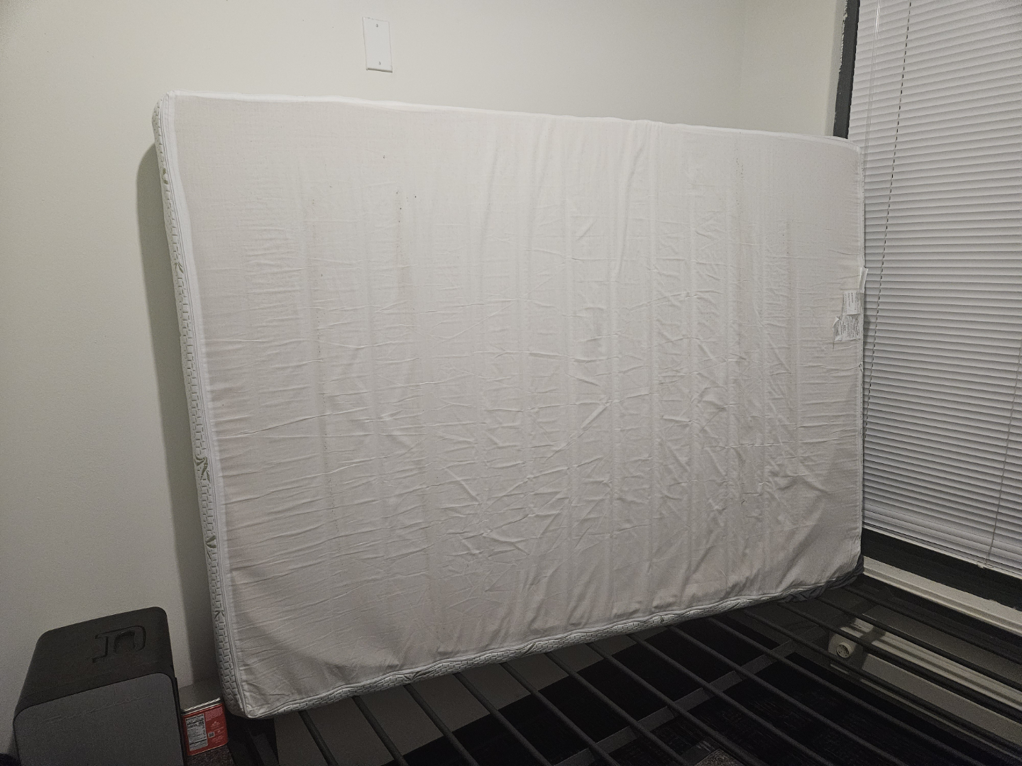 *MOVE OUT SALES -  MAY 15*  Centur- Us Full Size Bed Matrass - photo 2